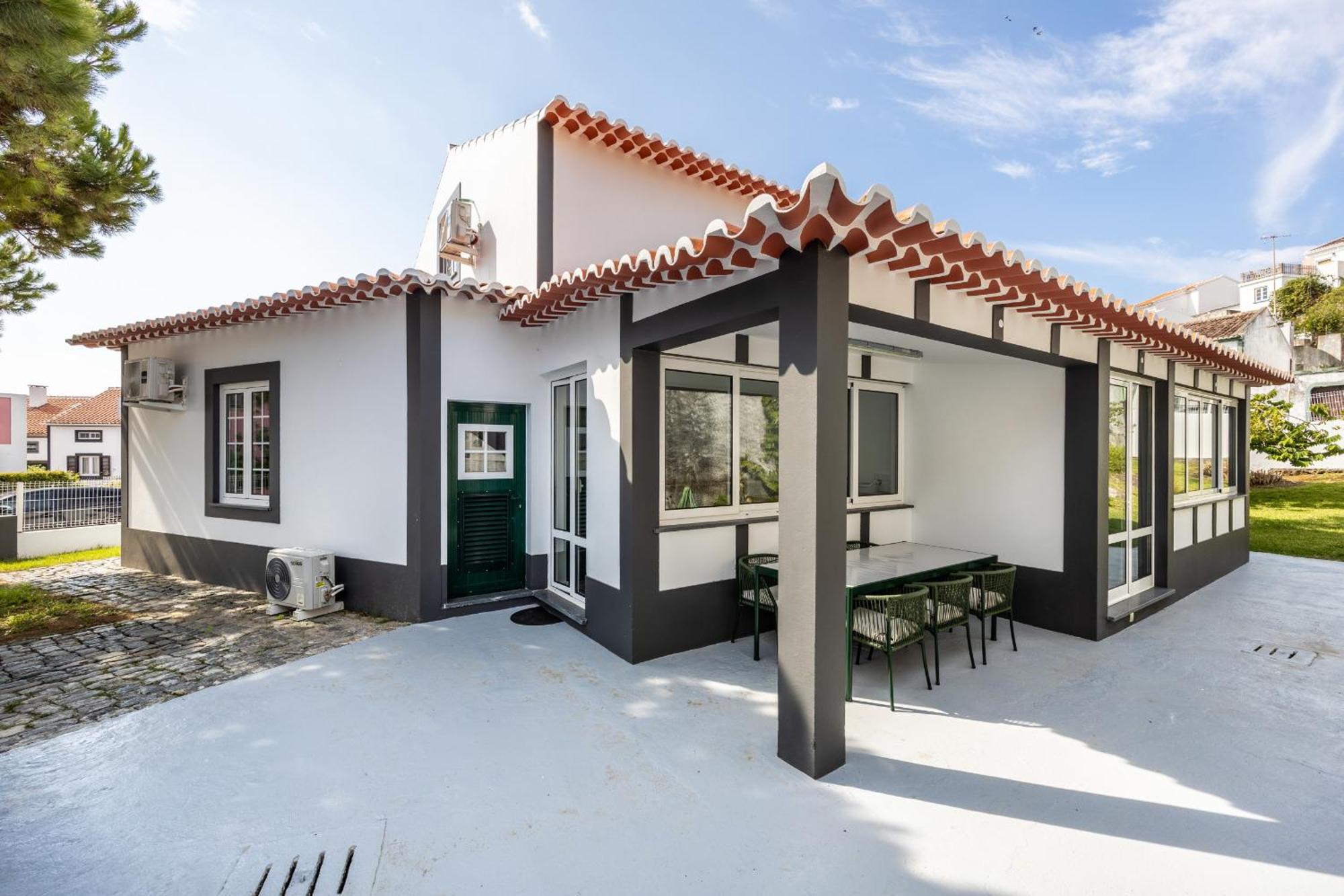 Angra Charming Suites By Seewest Angra do Heroísmo Eksteriør bilde