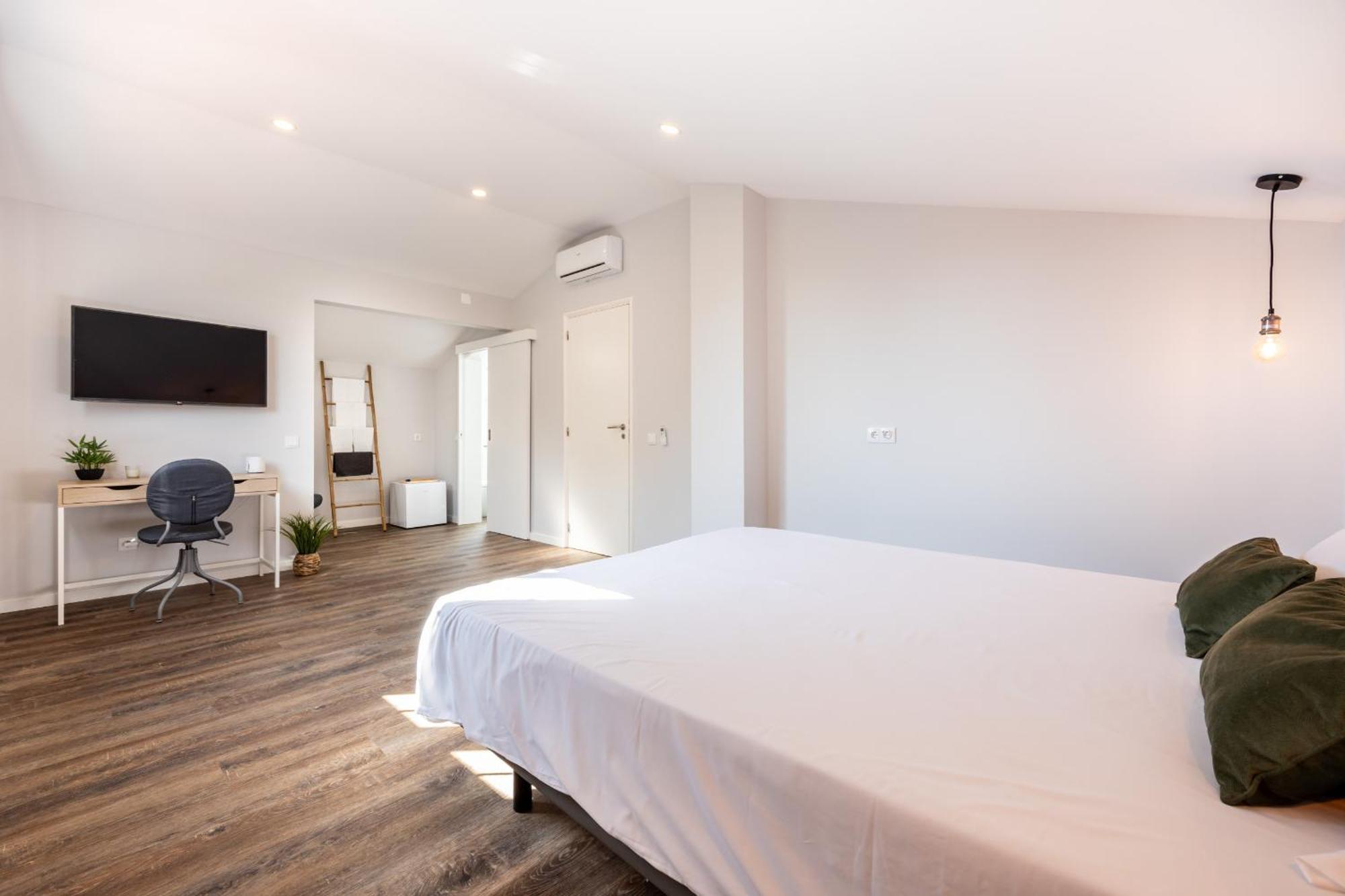 Angra Charming Suites By Seewest Angra do Heroísmo Eksteriør bilde