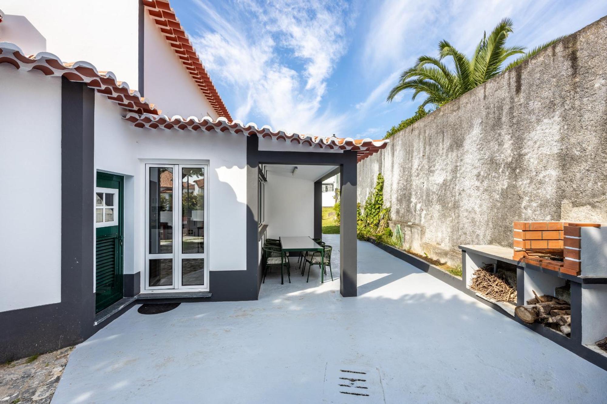Angra Charming Suites By Seewest Angra do Heroísmo Eksteriør bilde