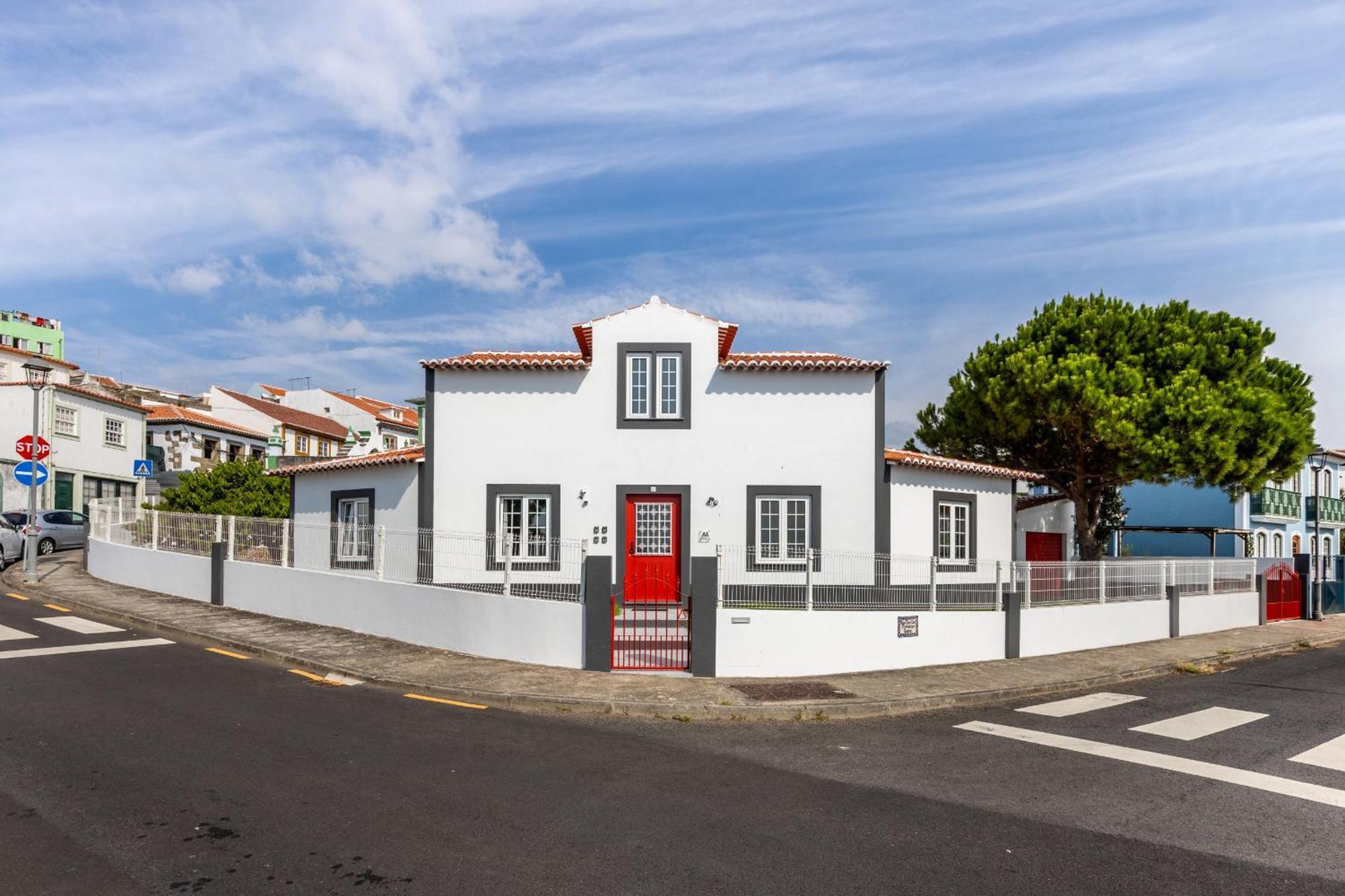 Angra Charming Suites By Seewest Angra do Heroísmo Eksteriør bilde