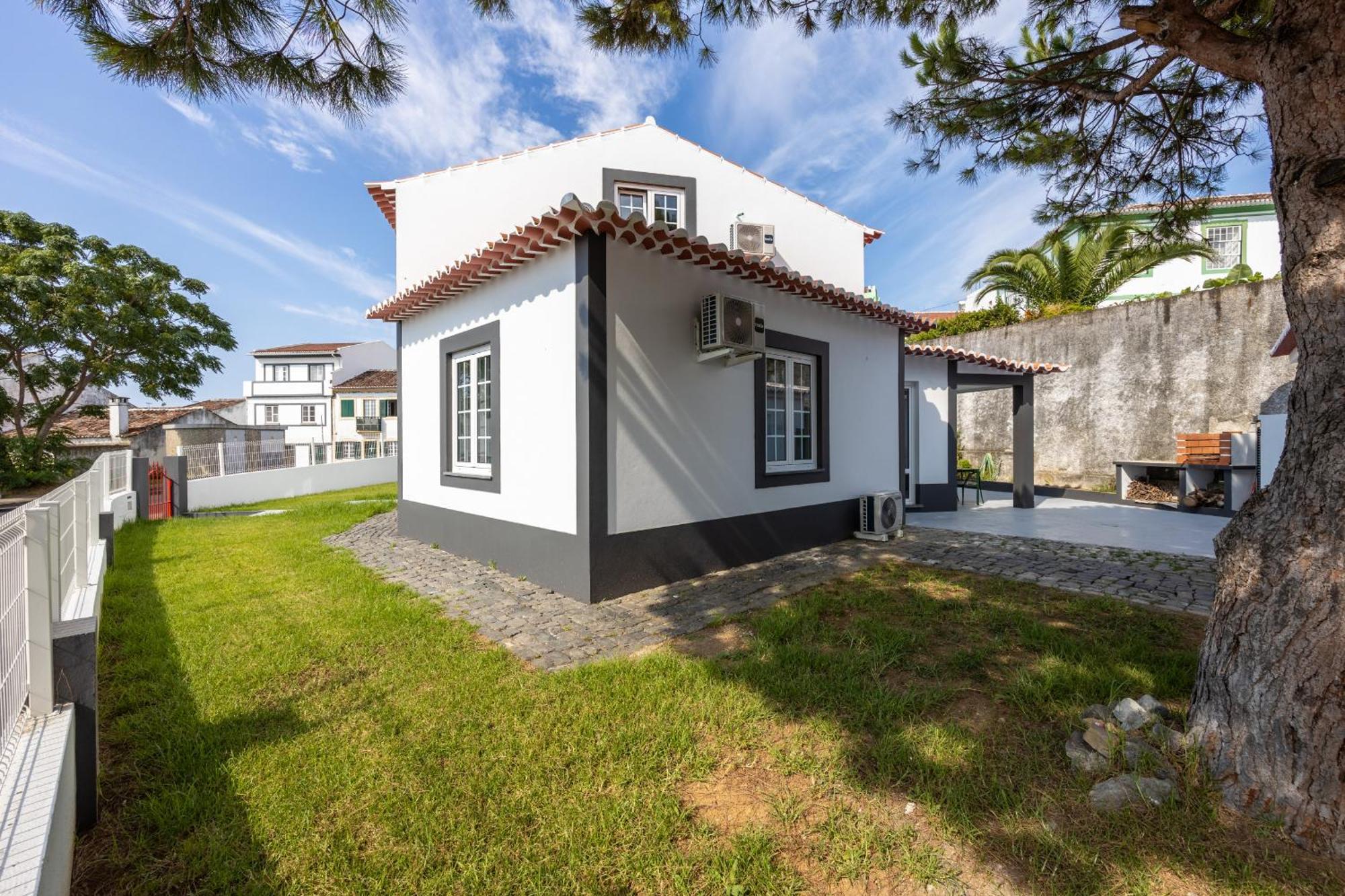 Angra Charming Suites By Seewest Angra do Heroísmo Eksteriør bilde