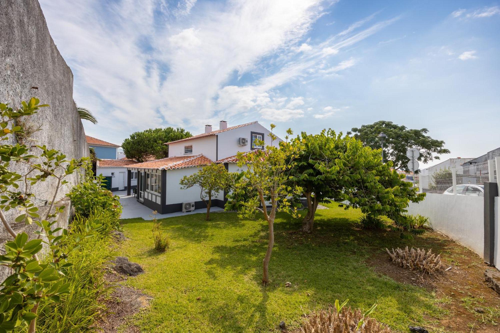 Angra Charming Suites By Seewest Angra do Heroísmo Eksteriør bilde